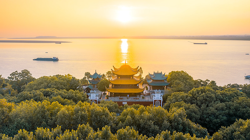 岳阳楼上看洞庭日落
